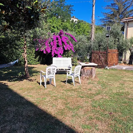“bouganville” Loc Avane Pisa Apartment *