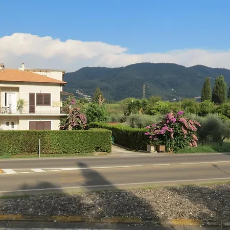 Apartment “bouganville” Loc Avane Pisa
